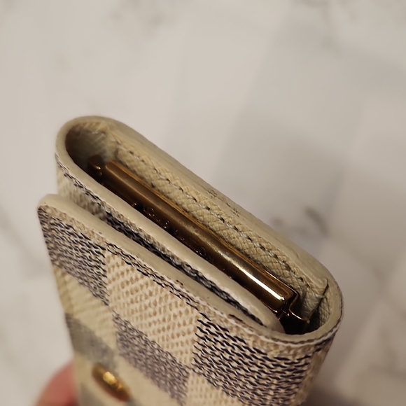 Authentic Louis Vuitton Damier Azur 4 Key Case - Picture 4 of 10